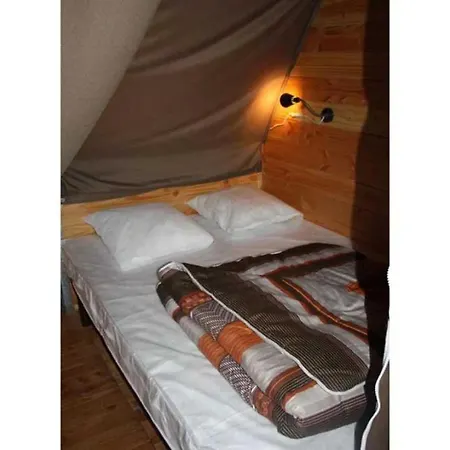 4 Etoiles - Piscine - Ccbahgh Kamp alanı *