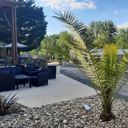 4 Etoiles - Piscine - Ccbahgh Kamp alanı Secondigny